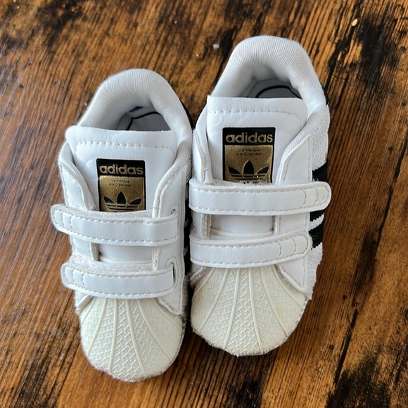 Adidas Superstar crib shoe - Picture 2 of 6
